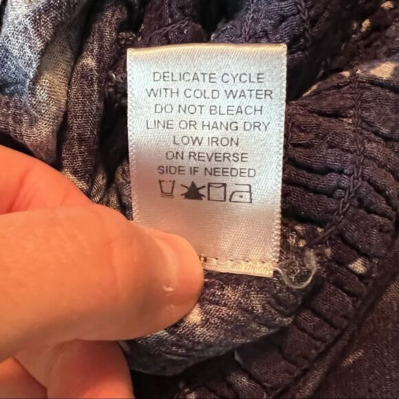 Dual nature purple patterned romper. Size small‎ - Picture 8 of 11